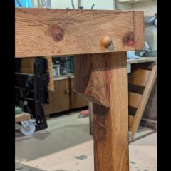 Hoekdetail met houten klinknagels