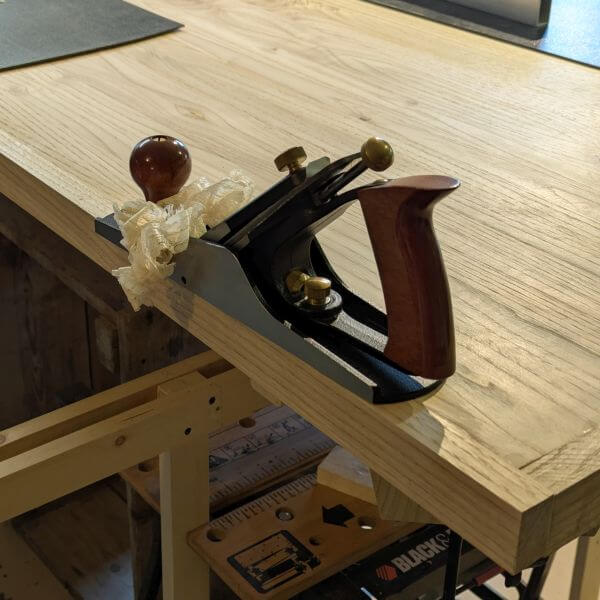 gelijk schaven van lijst met tafelblad gelijk schaven van lijst met tafelblad