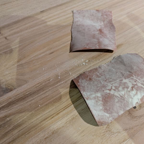 bij licht opschuren gaat overtollig wit er af bij licht opschuren gaat overtollig wit er af