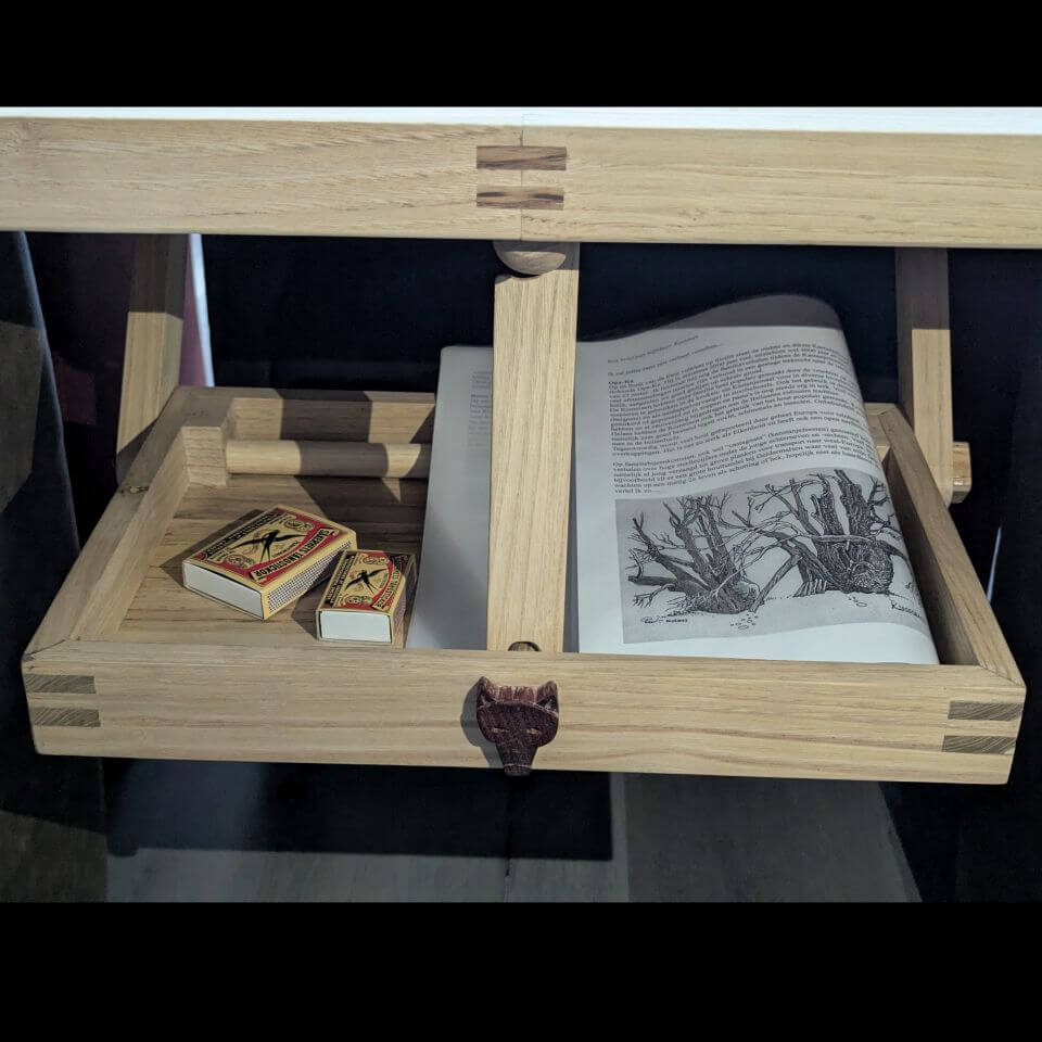 lade met wolf kopje bevat verhaal met cadeautje