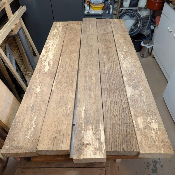 robuust Robinia planken van beschoeiing robuust Robinia planken van beschoeiing