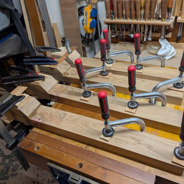 verlijmen van de poot koppen