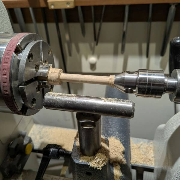 Eiken pennen draaien