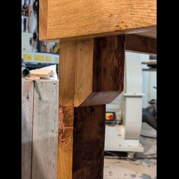 massieve Robinia whiskytafel poot