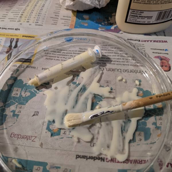 injectiespuit voor houtlijm