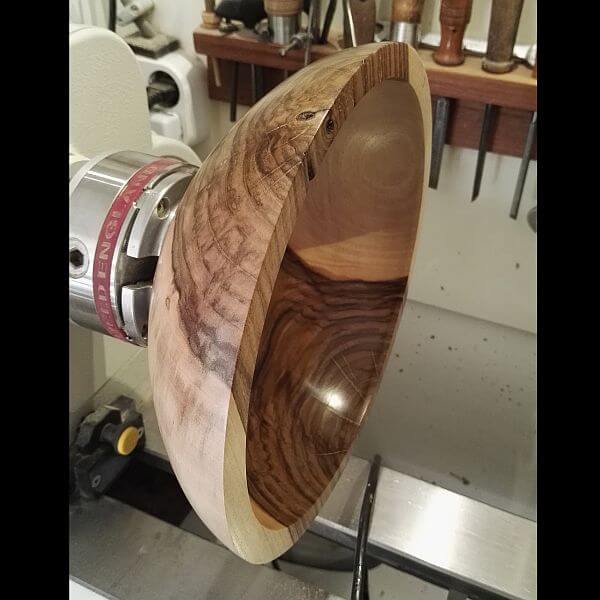 mooie nerftekening in walnoten schaal